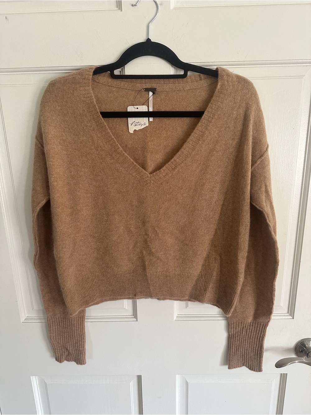 Free People Vneck cashmere Sweater Camel Brown new tags Medium pit to pit 21 L20